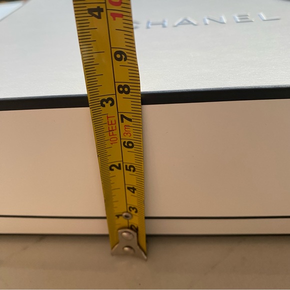 Chanel Hard sided box with lid and Navy Blue Camellia Paper Flower - Picture 4 of 7